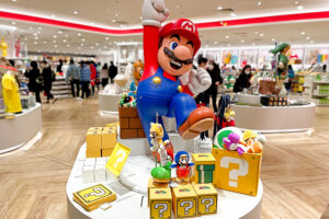 ニンテンドーショップとポケモンセンター人多すぎて草